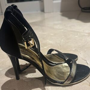 Guess Elegant Black and Gold Women's Heels BRAND NEW !!!